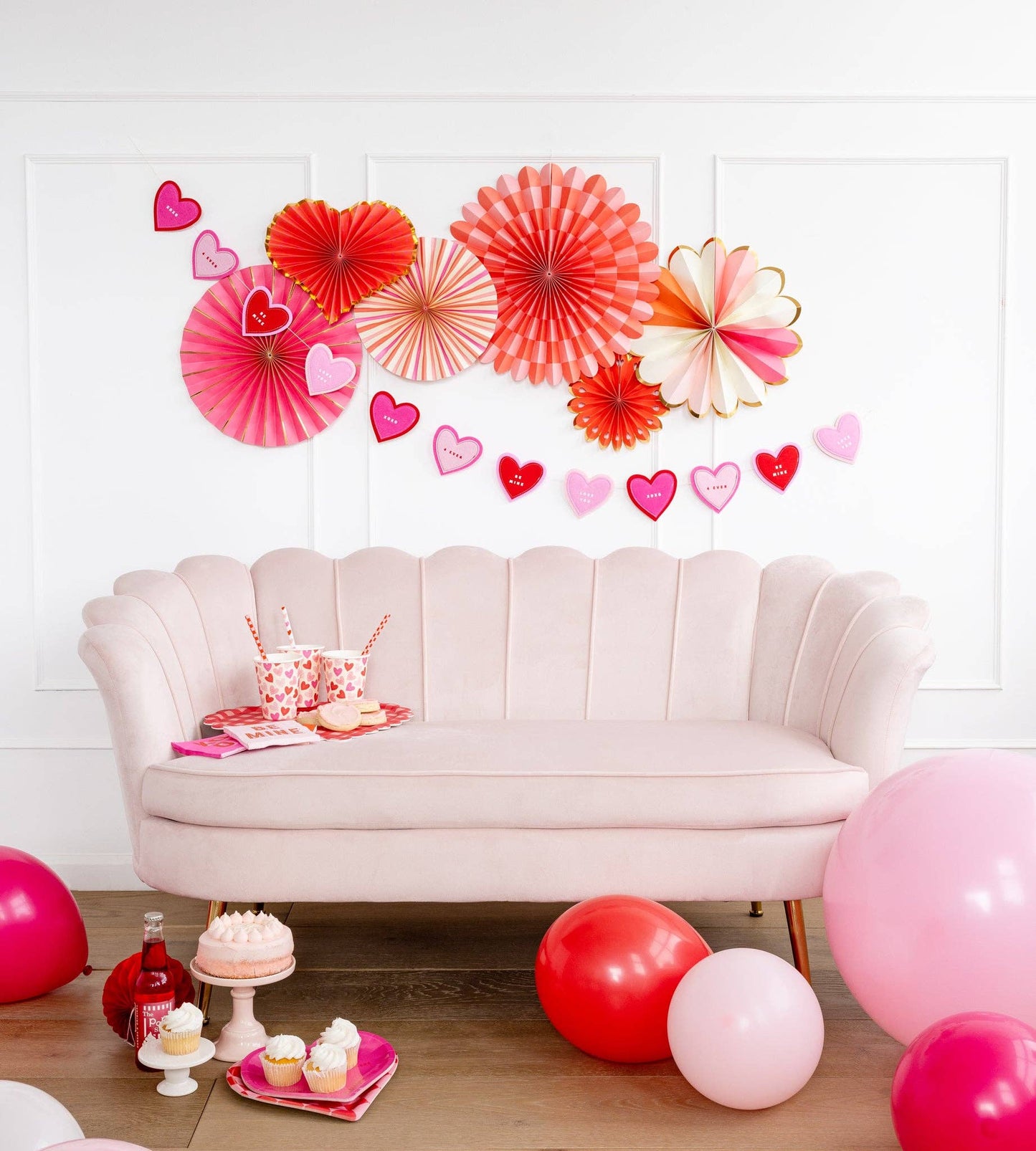 VAL1001 - Heart You Paper Fan Set