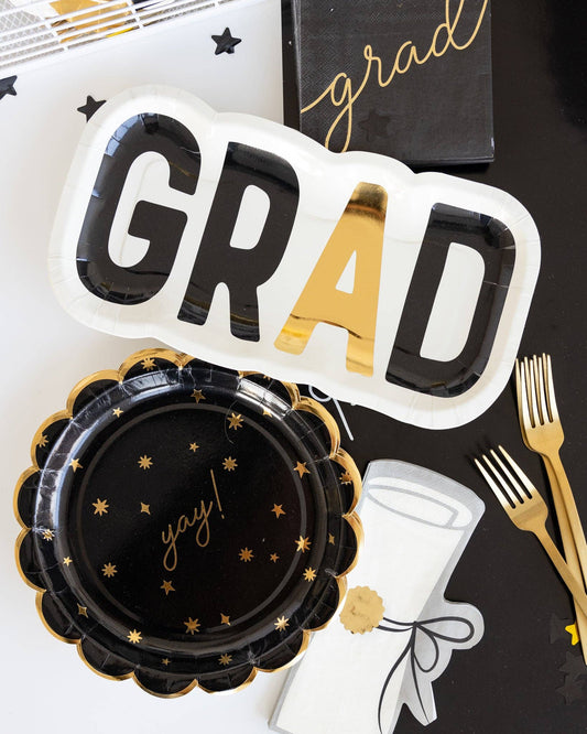GRAD Shaped Paper Plate
